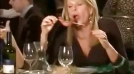 شقراء شهوانية يتم سحبها على محارم مترجم افلامك مترجم للعربية قضيب قوي بعد المص