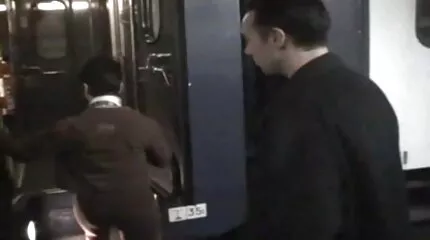 الرجل يدرس الشرج لسيدة سكس رومنسي مترجم للعربية جميلة ثم يضاجعها