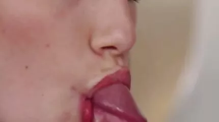 اثنان من السود يتناوبان على افلام سكس اجنبيه مترجمه للعربيه ممارسة الجنس مع مؤخرة امرأة سمراء جميلة
