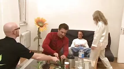 الألم والإذلال واللعنة فيلم سكس مترجم للعربية الشرجية لشابة شقراء