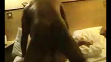 العاهرة سكس مترجم بالعربية الشقراء أخذت خدها وأعطته في المؤخرة