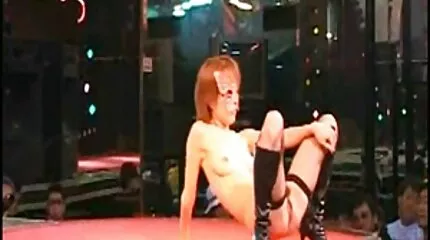 الجنس الشاق في المؤخرة سكس كرتون مترجم للعربية لنموذج إباحي جميل في جوارب