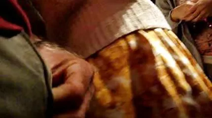الفتاة ذات افلام سكس اجنبية مترجمة للعربية الضفيرة تحصل على مارس الجنس بنشاط في المؤخرة عند الصب