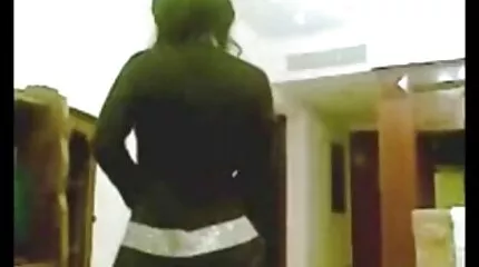 عض شفتها ، تأخذ الفتاة الديك افلام سكس اجنبي مترجم للعربية في مؤخرتها