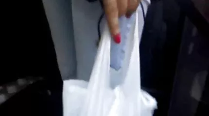 أعطى السود فلام سكس مترجم للعربية امرأة سمراء ممتلئة الجسم شرابًا من البول ومارس الجنس في المؤخرة.