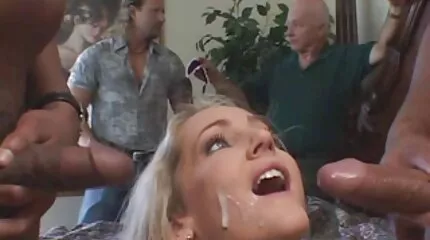لعق سكس محارم اجنبي مترجم للعربية الشرج وسيدة سخيف الشرج في جوارب.