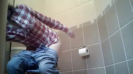 زوجة في جوارب تغش على زوجها افلام سكس اجنبيه مترجمه للعربيه وتضربها في الشرج مع زنجي