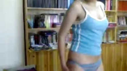 شقراء روسية أفلام سكس اجنبية مترجمة للعربية شابة في جوارب يعطي في المؤخرة