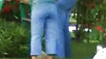 الجمال افلام سكس مترجمة للعربي الذي لا يشبع يدق في المؤخرة على كرسي.